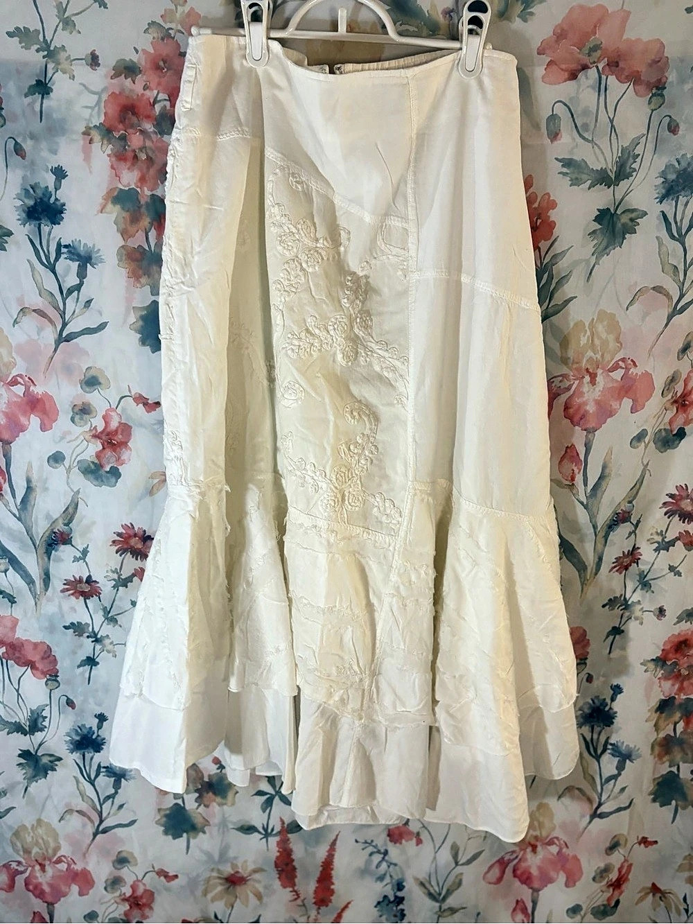 Vintage Paniz Embroidered Ruffle Skirt White Size 40 Like New